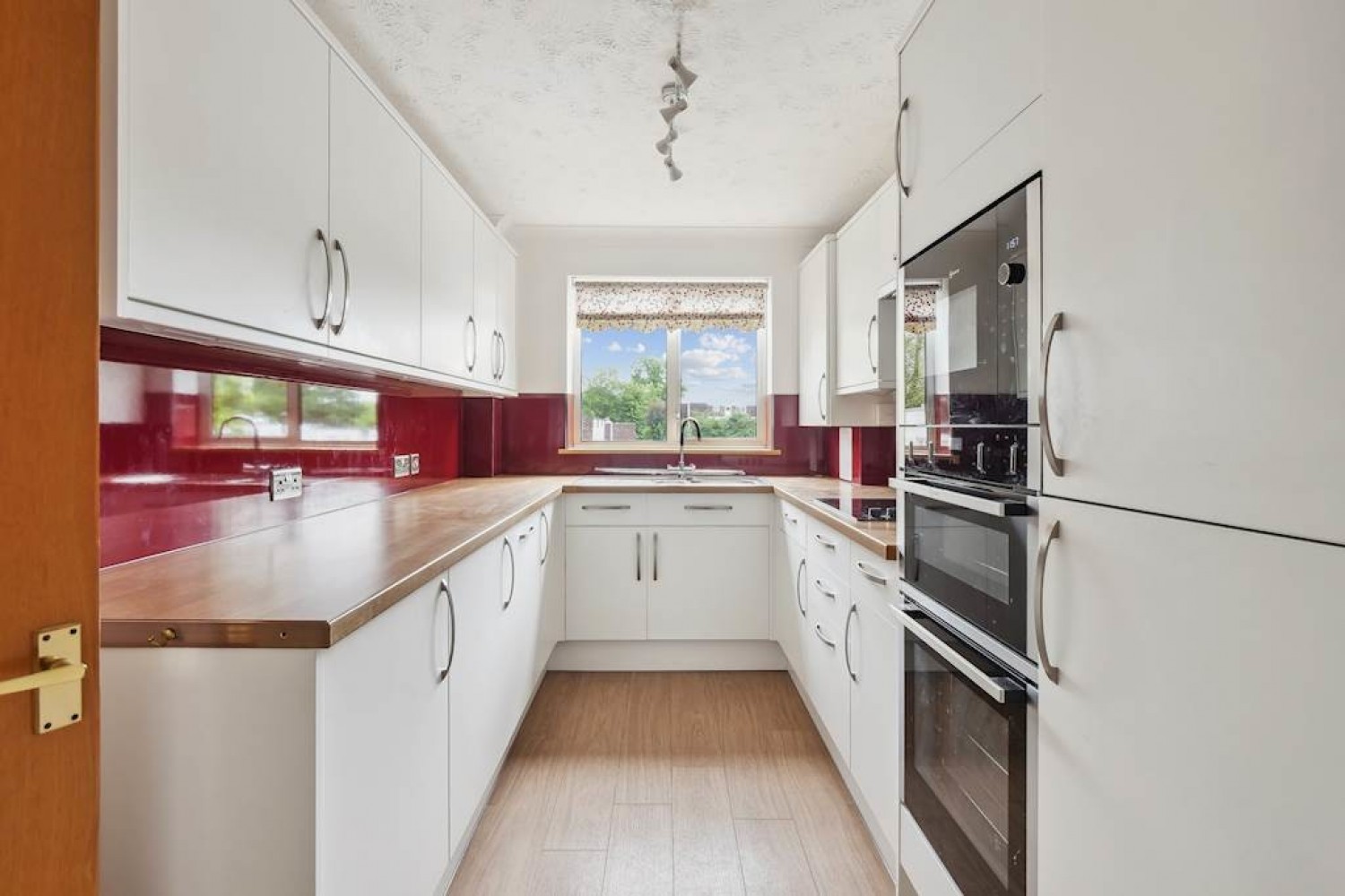 2 bedroom Flat for Letting The Avenue, Beckenham, Greater London