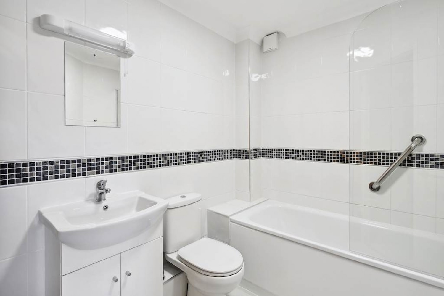 2 bedroom Flat for Letting The Avenue, Beckenham, Greater London