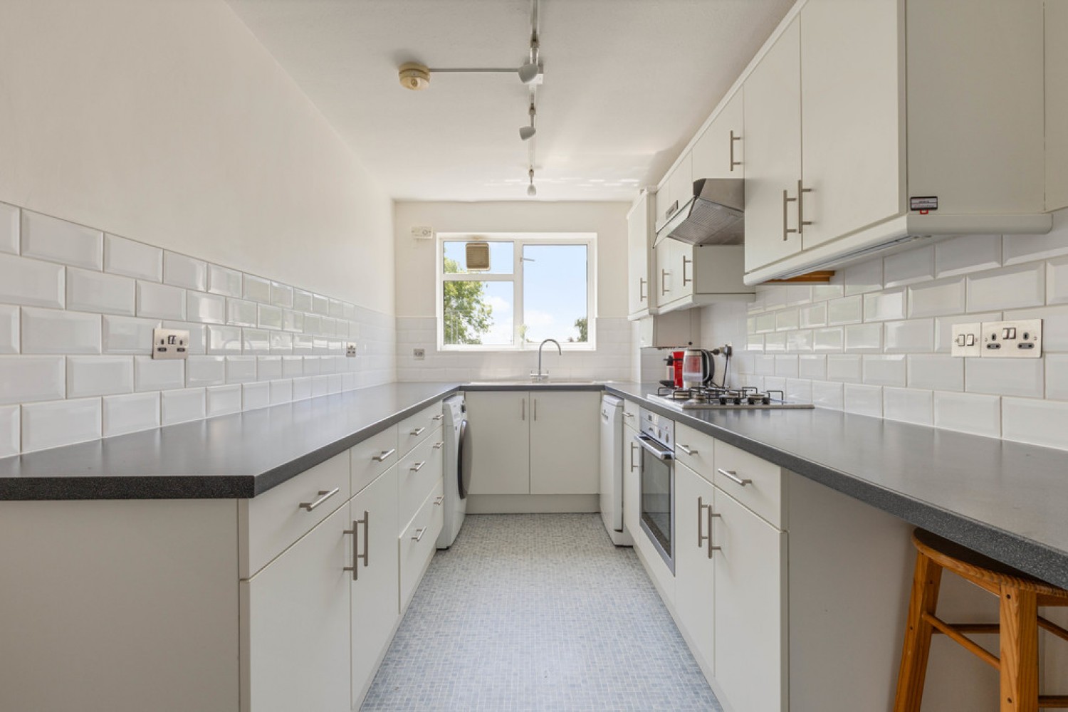 2 bedroom Flat for Letting 43 Elsa Court