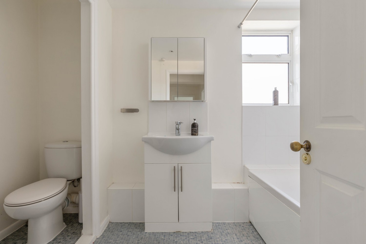 2 bedroom Flat for Letting 43 Elsa Court