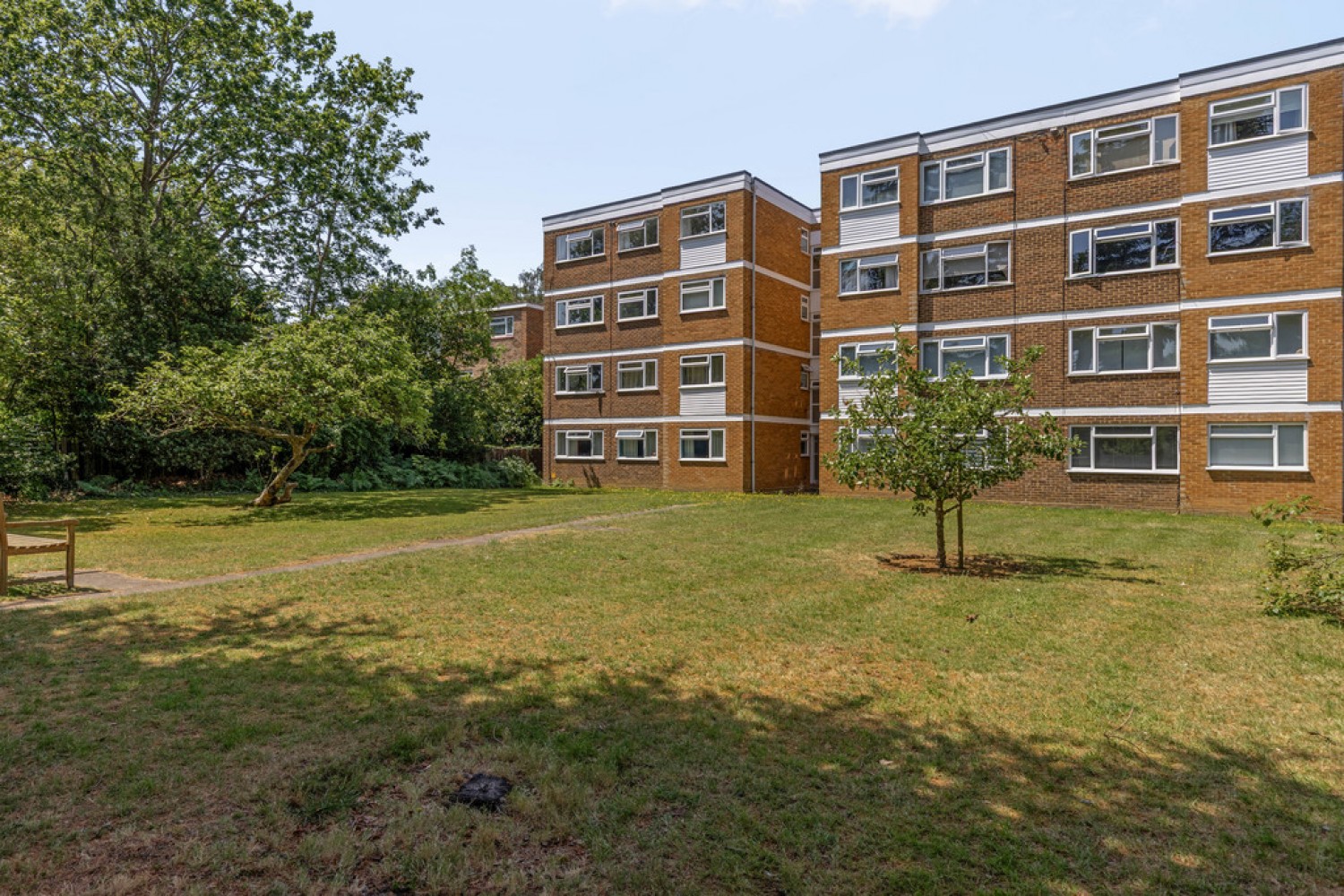 2 bedroom Flat for Letting 43 Elsa Court