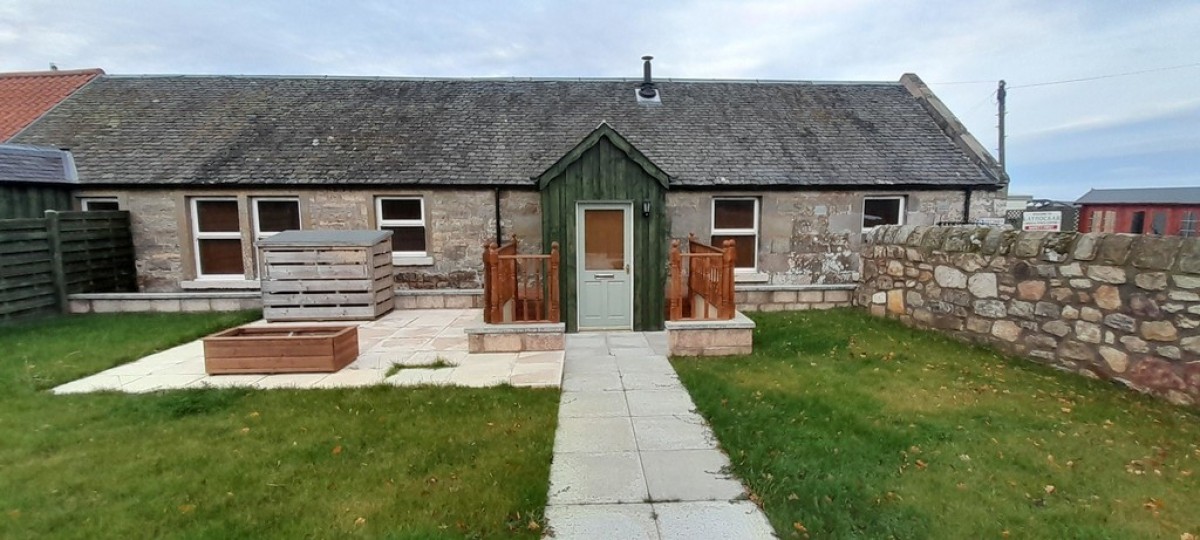 East Stable Cottage, Lathockar
