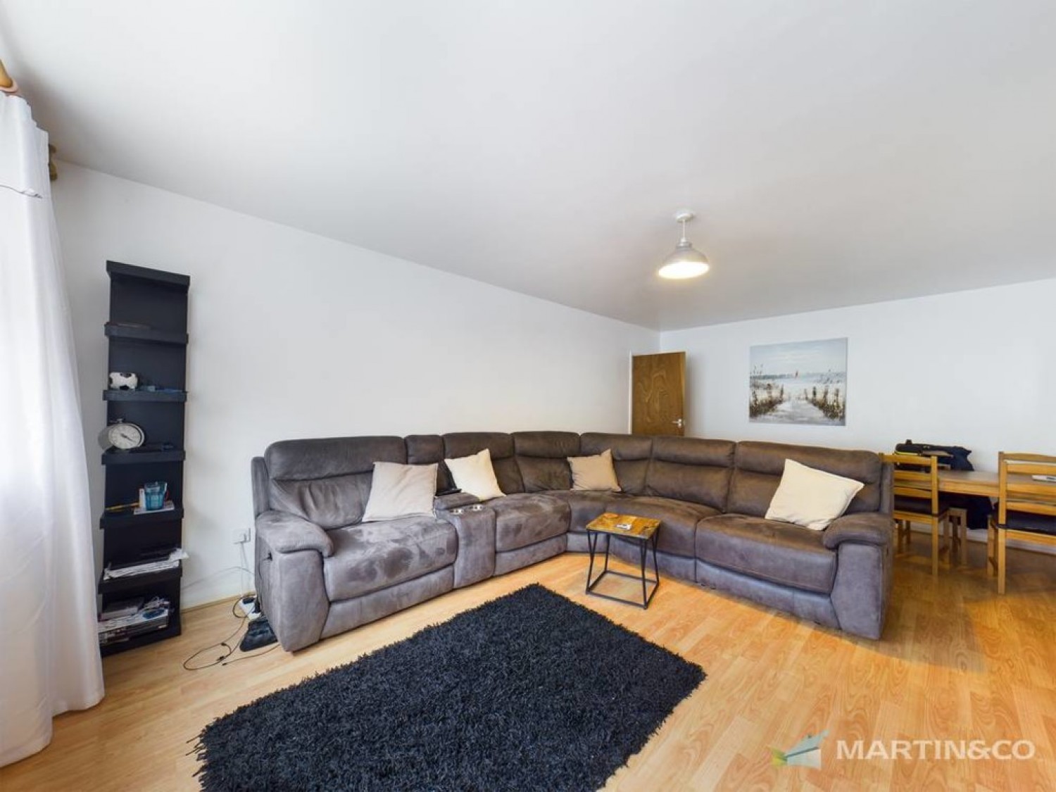 2 bedroom Flat in 15 Bridge Court