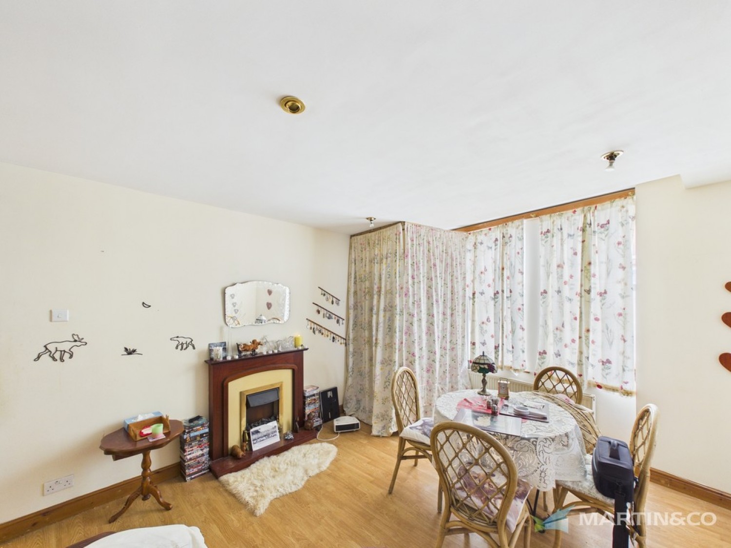 2 bedroom Flat for Sale Carshalton Road