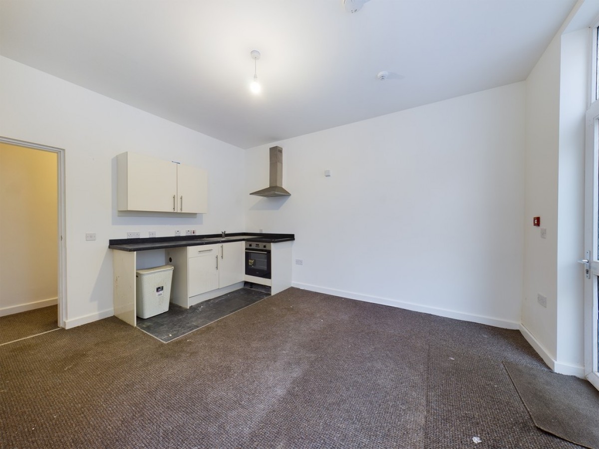 Flat 2, 35 Derbe Road