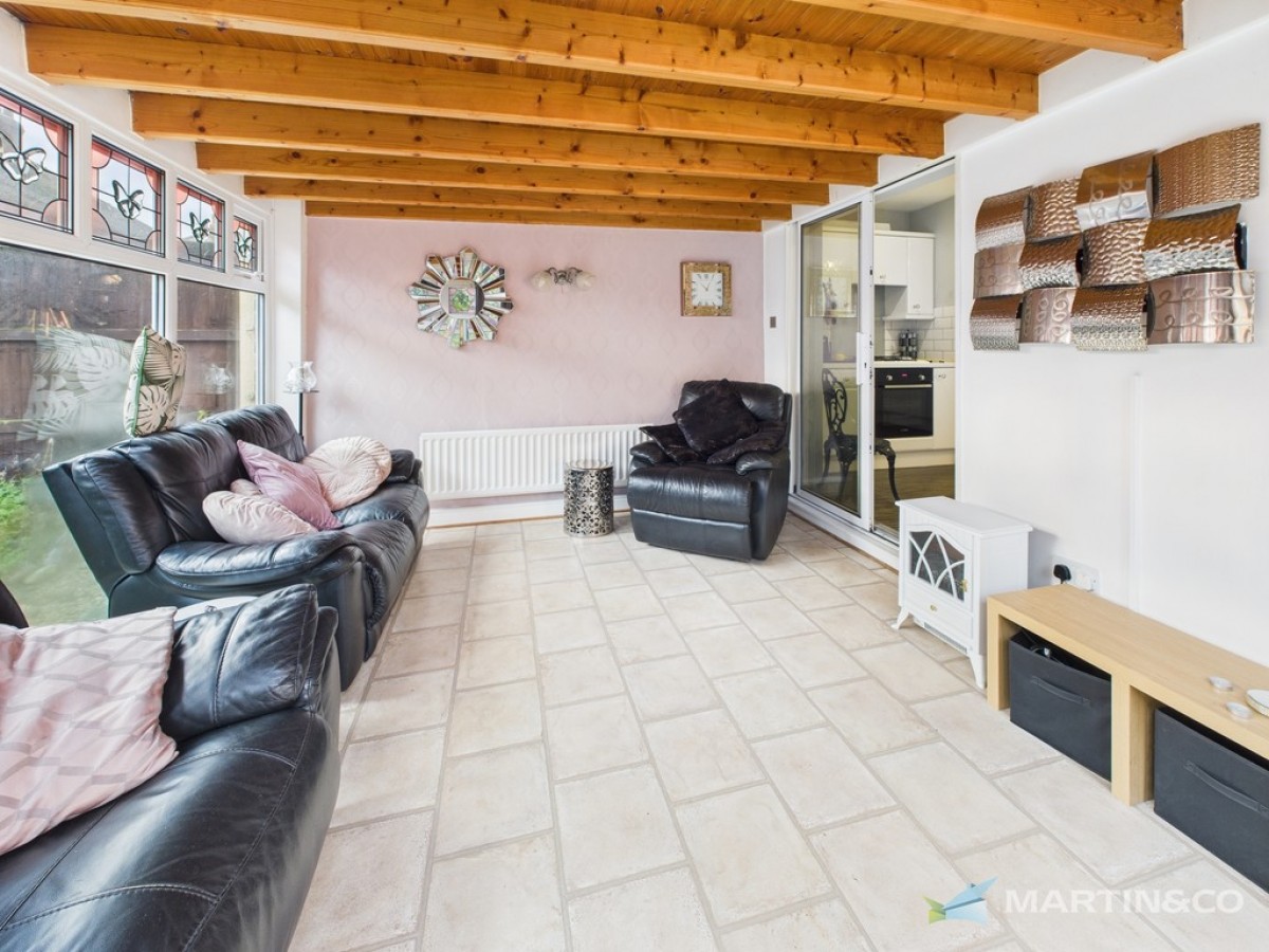 Glencross Place, Marton