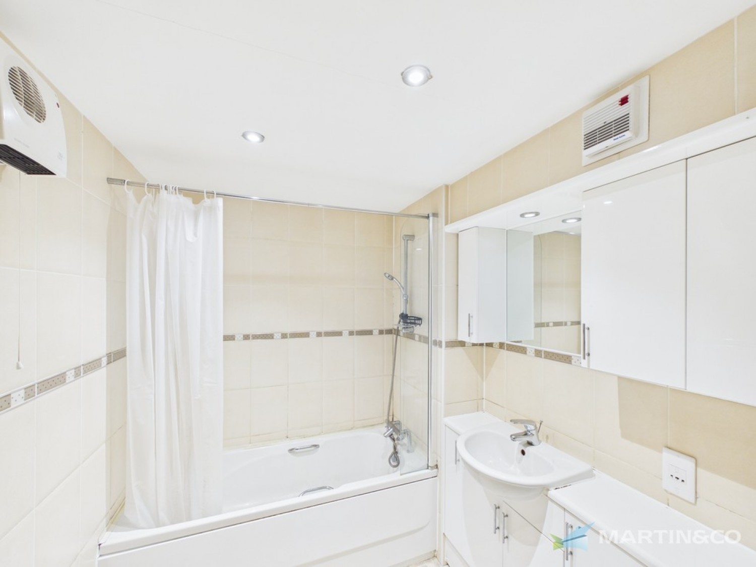 2 bedroom Flat for Letting Newton Drive, Blackpool, Lancashire