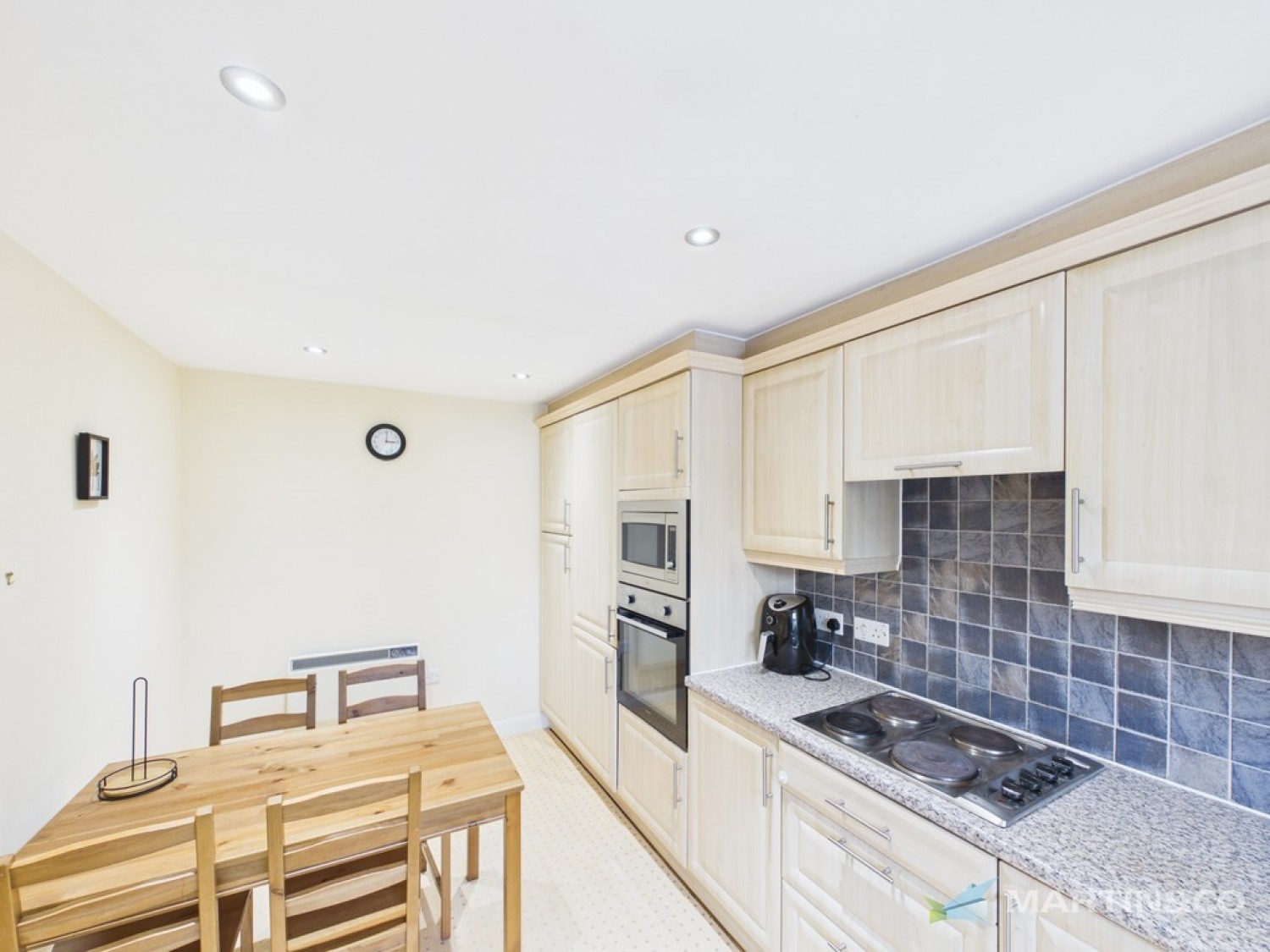 2 bedroom Flat for Letting Newton Drive, Blackpool, Lancashire