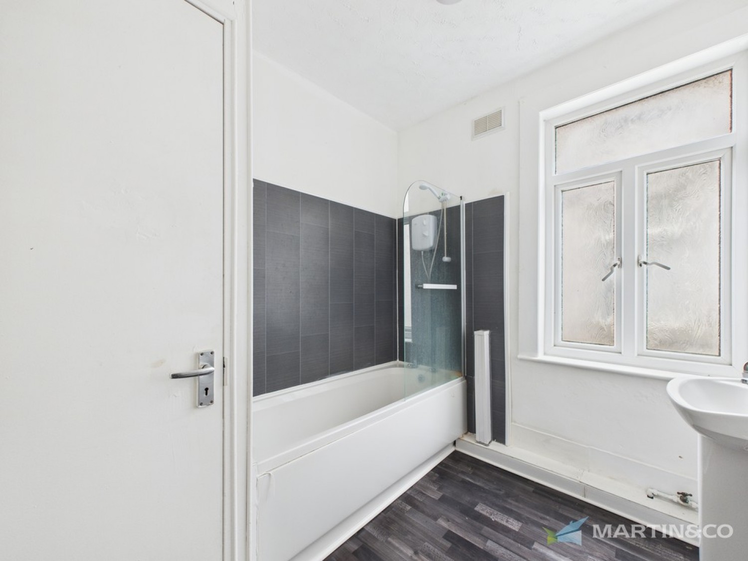 6 bedroom House in Livingstone Road, Blackpool