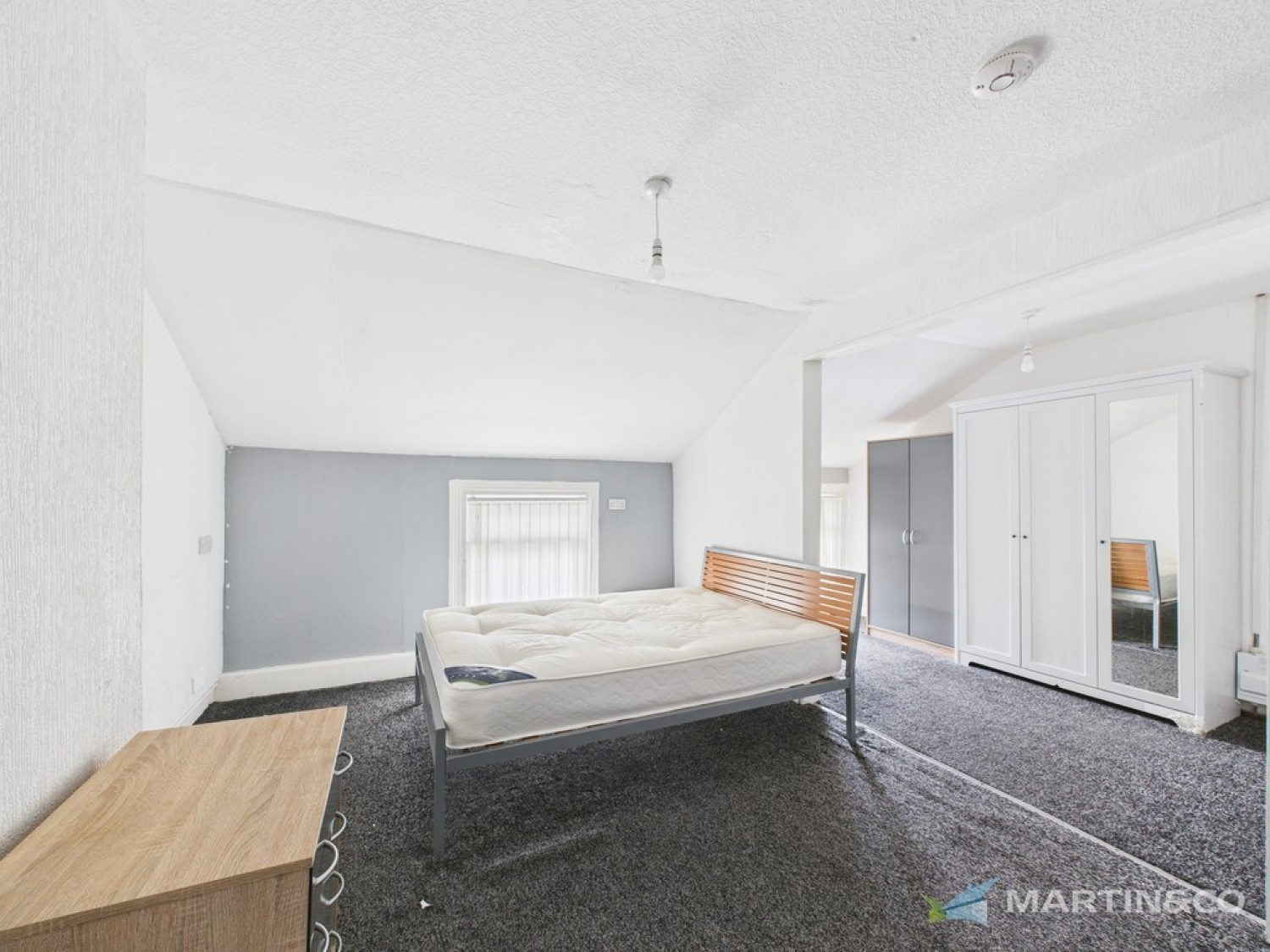 6 bedroom House in Livingstone Road, Blackpool