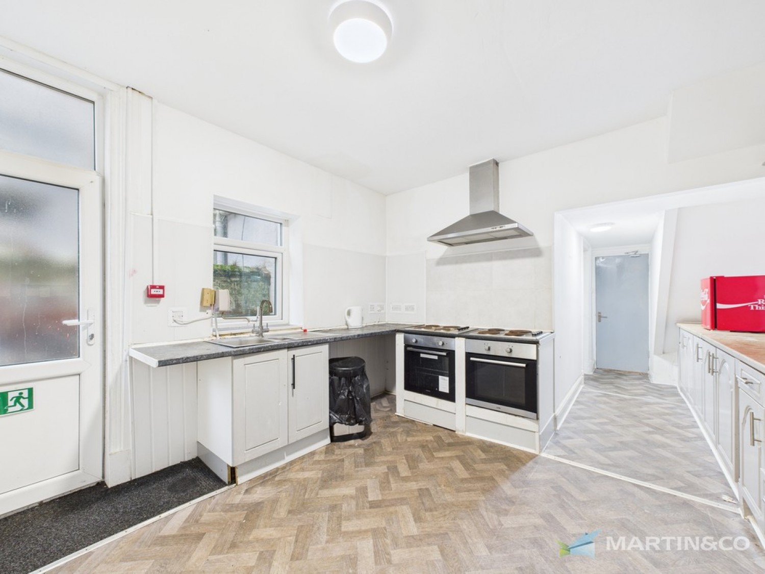 6 bedroom House in Livingstone Road, Blackpool