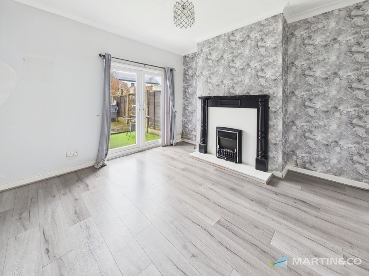 Highbury Avenue, Layton