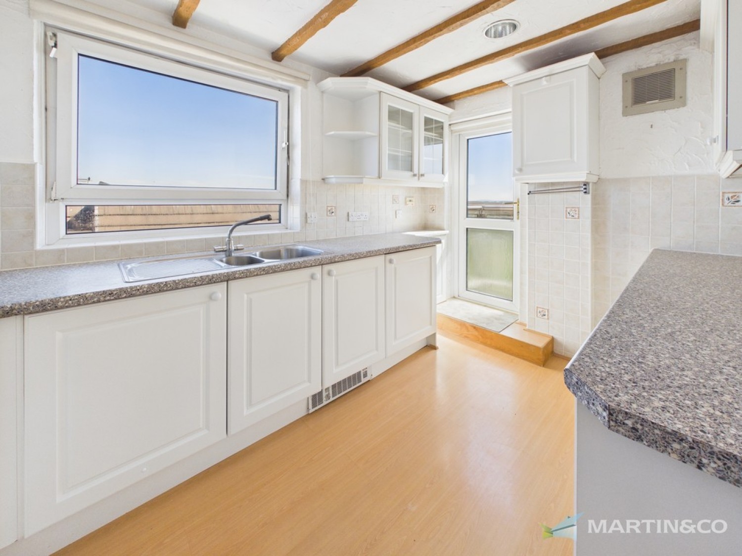 2 bedroom Flat for Sale Beach Court, Lytham, FY8