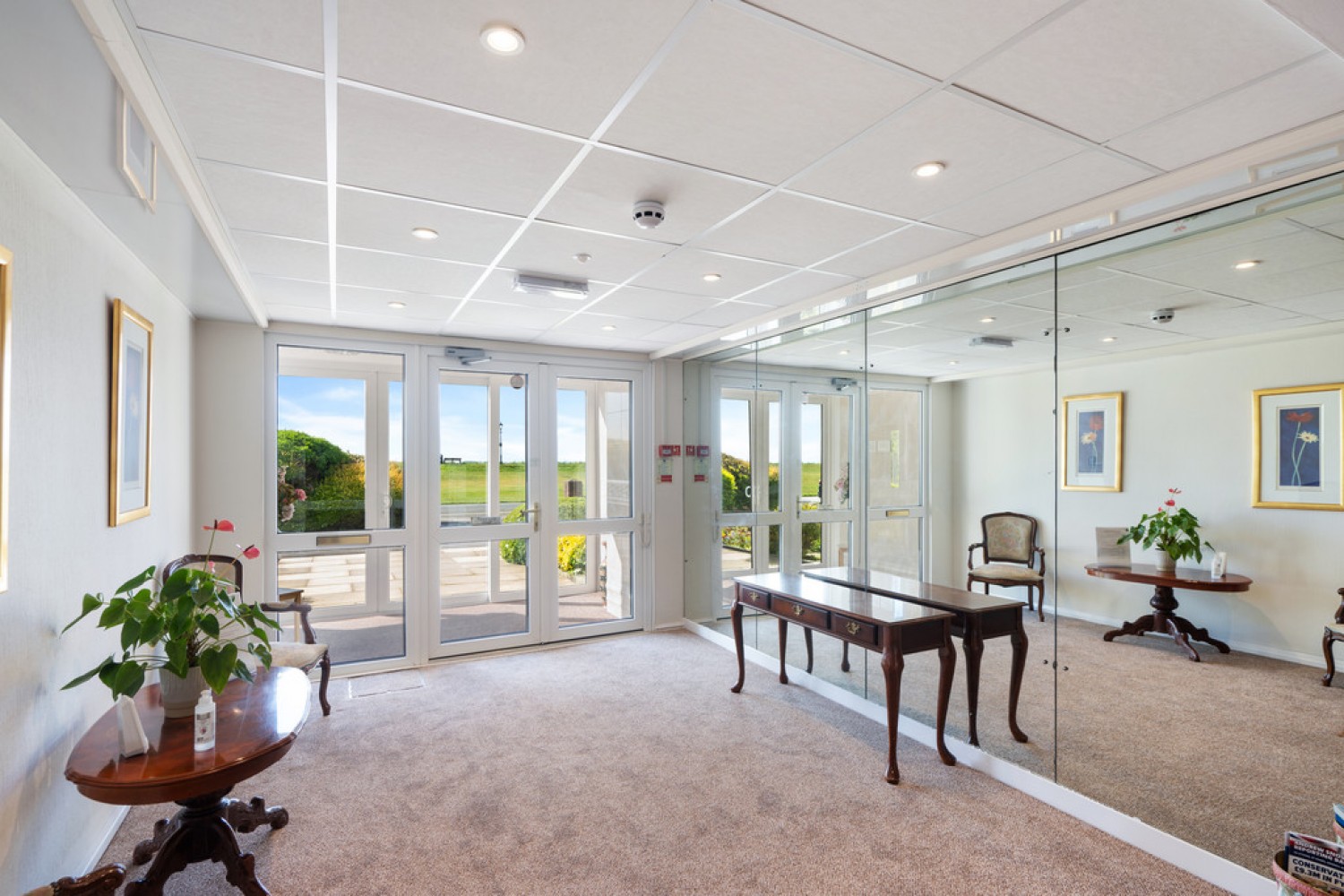 2 bedroom Flat for Sale Beach Court, Lytham, FY8