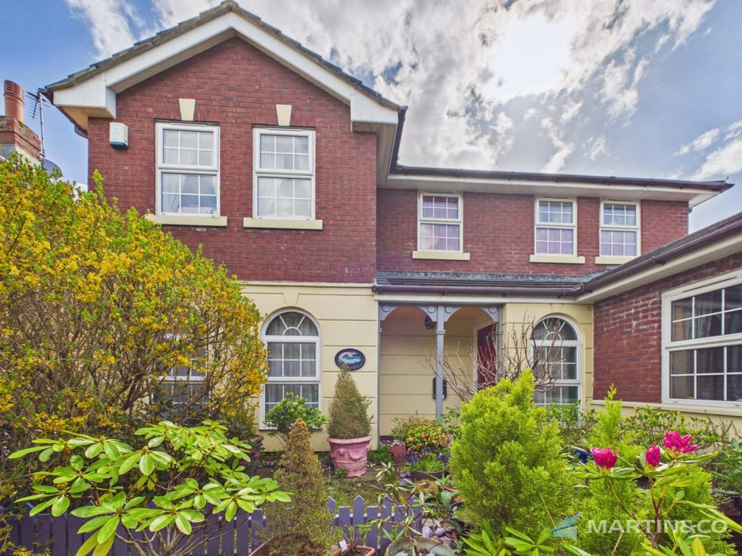 4 bedroom House for Auction Monks Gate, Cypress Point