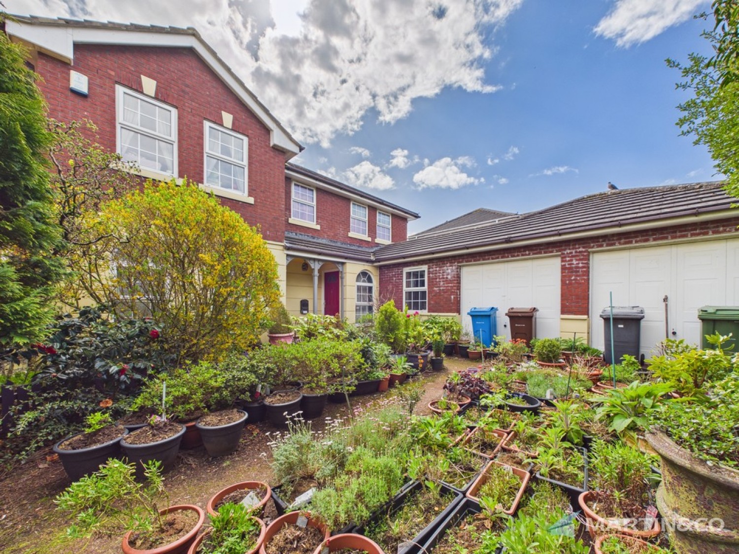 4 bedroom House for Auction Monks Gate, Cypress Point