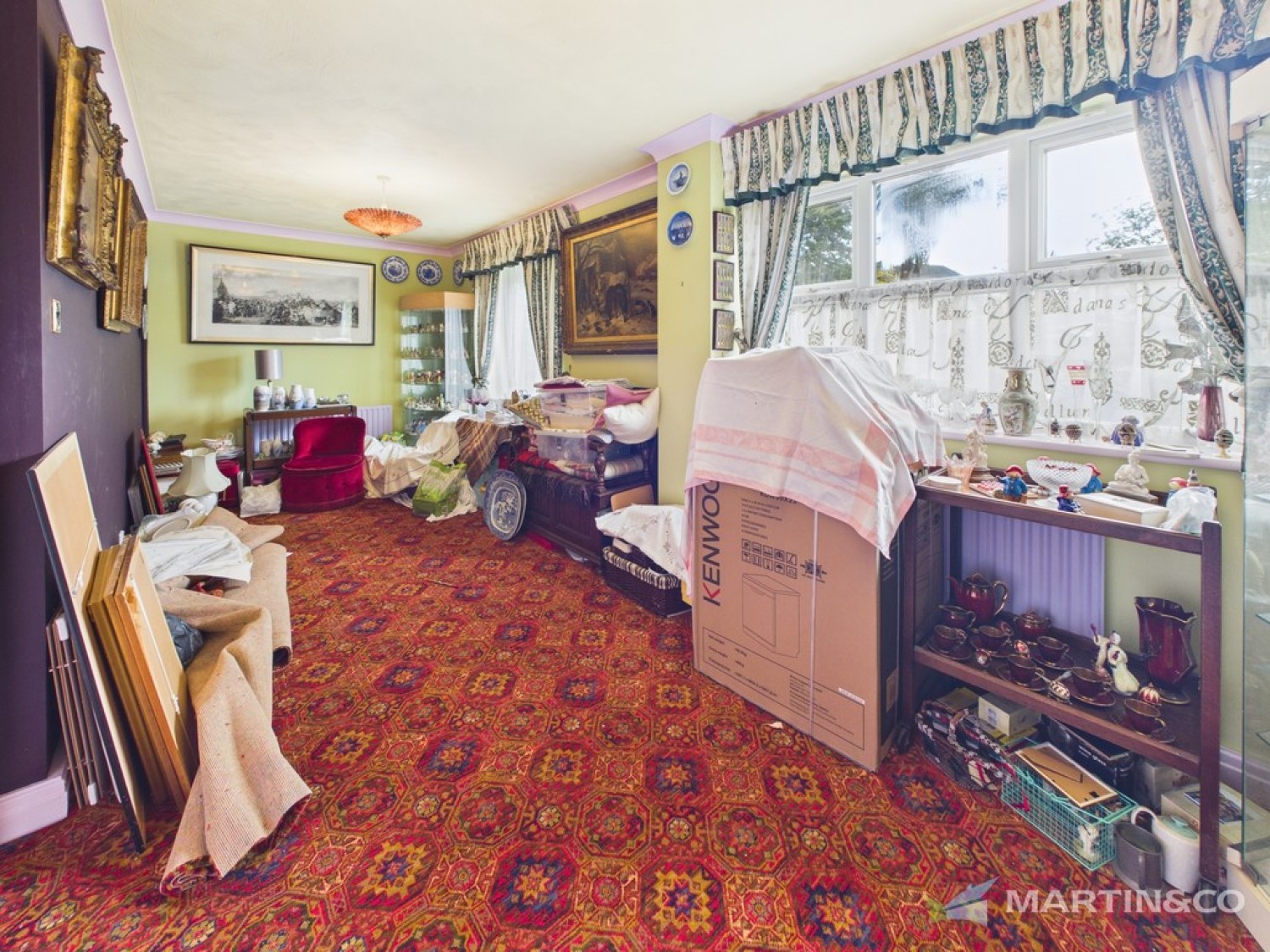 4 bedroom House for Auction Monks Gate, Cypress Point