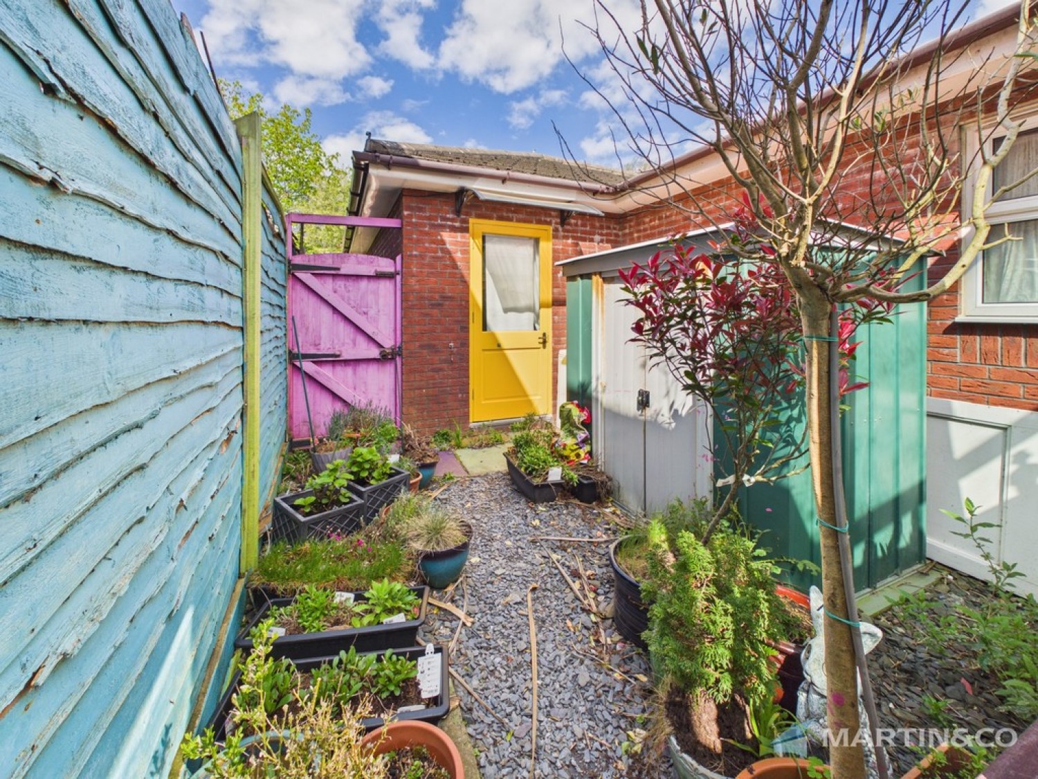 4 bedroom House for Auction Monks Gate, Cypress Point