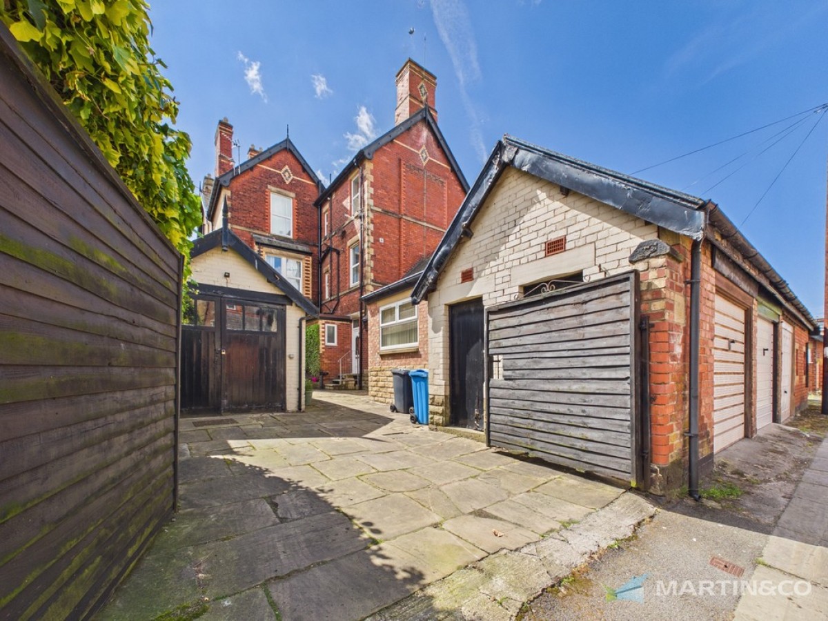 Clifton Drive North, St Annes, FY8