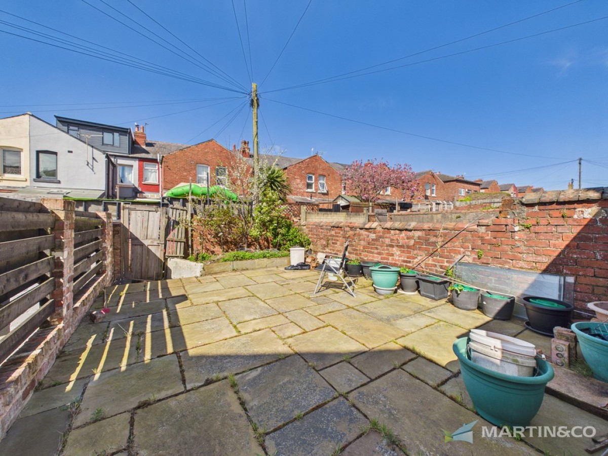 Bela Grove, Blackpool, FY1