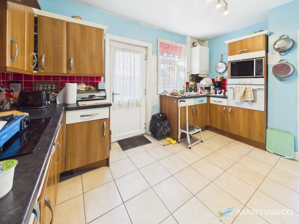 Bela Grove, Blackpool, FY1