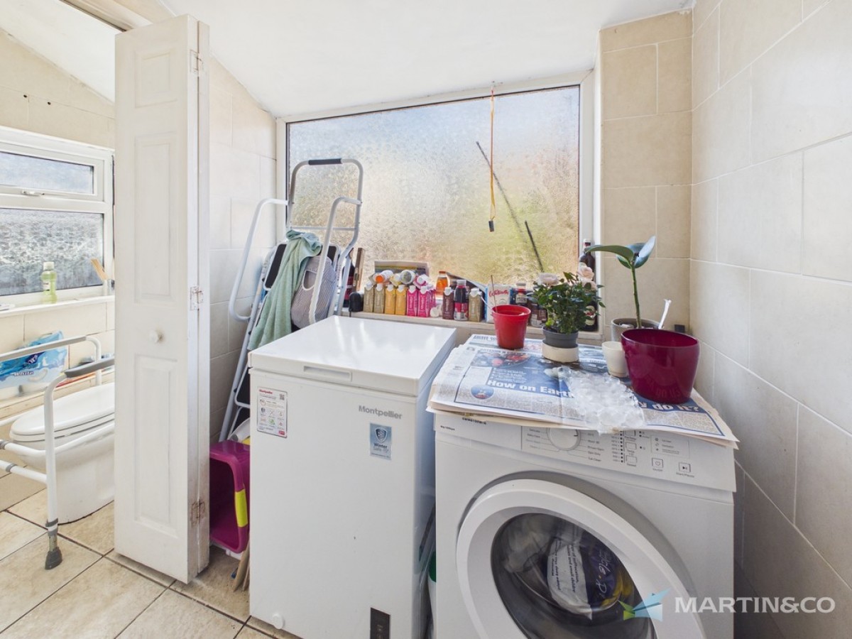 Bela Grove, Blackpool, FY1