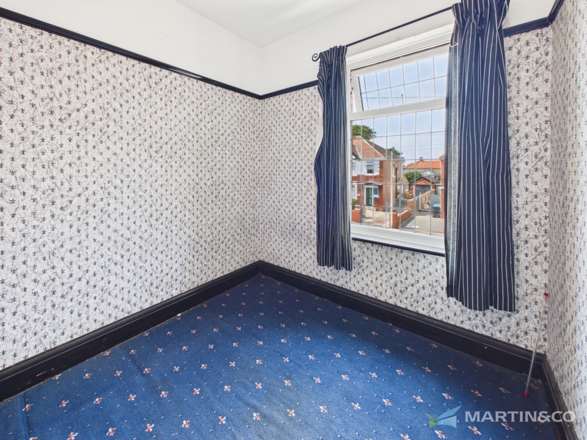 Faringdon Avenue, Blackpool, FY4