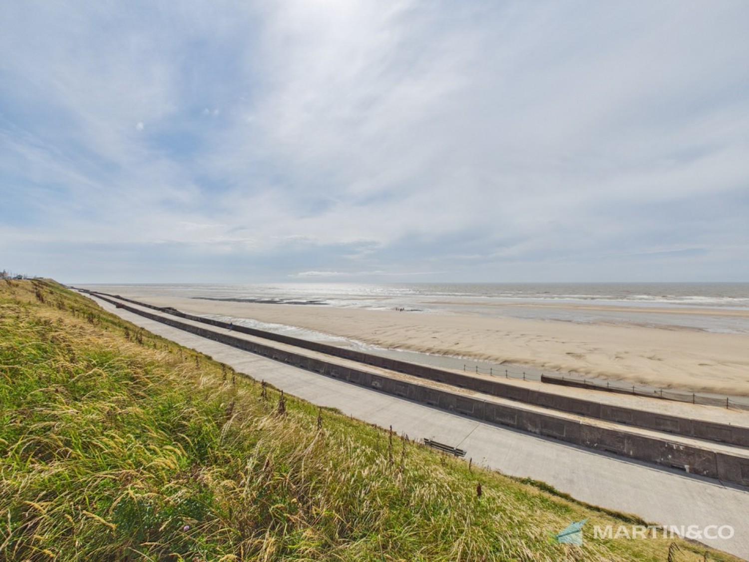 2 bedroom Flat for Sale Queens Promenade, Blackpool