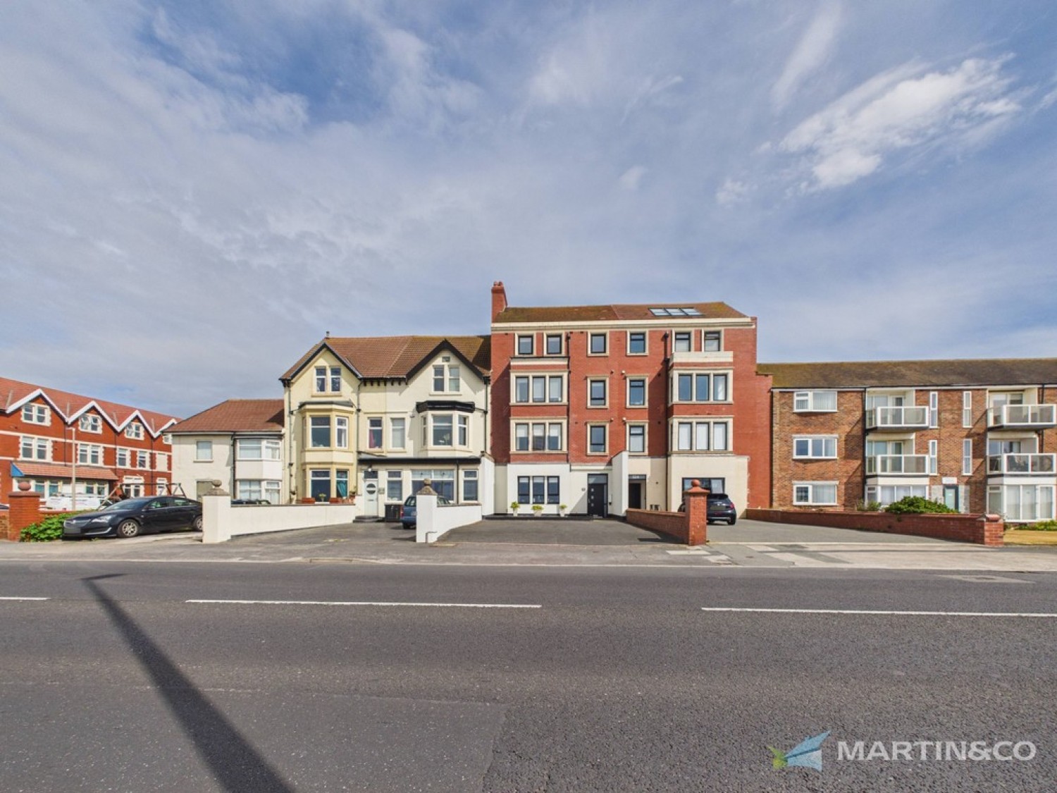2 bedroom Flat for Sale Queens Promenade, Blackpool