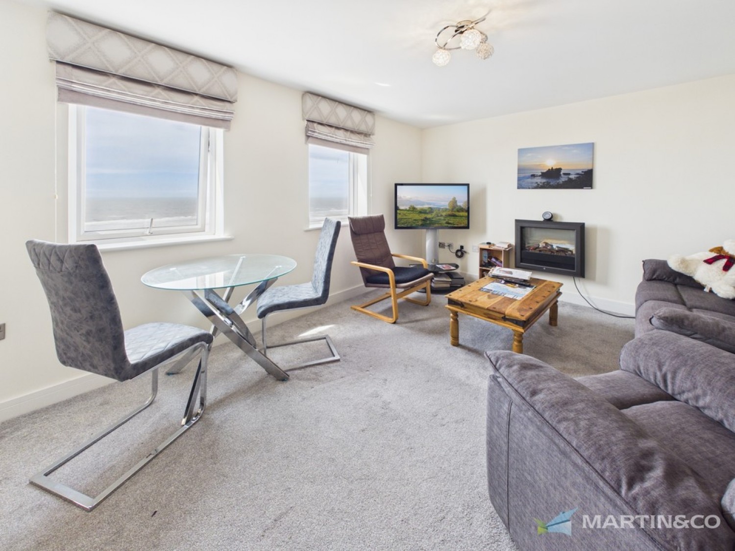 2 bedroom Flat for Sale Queens Promenade, Blackpool