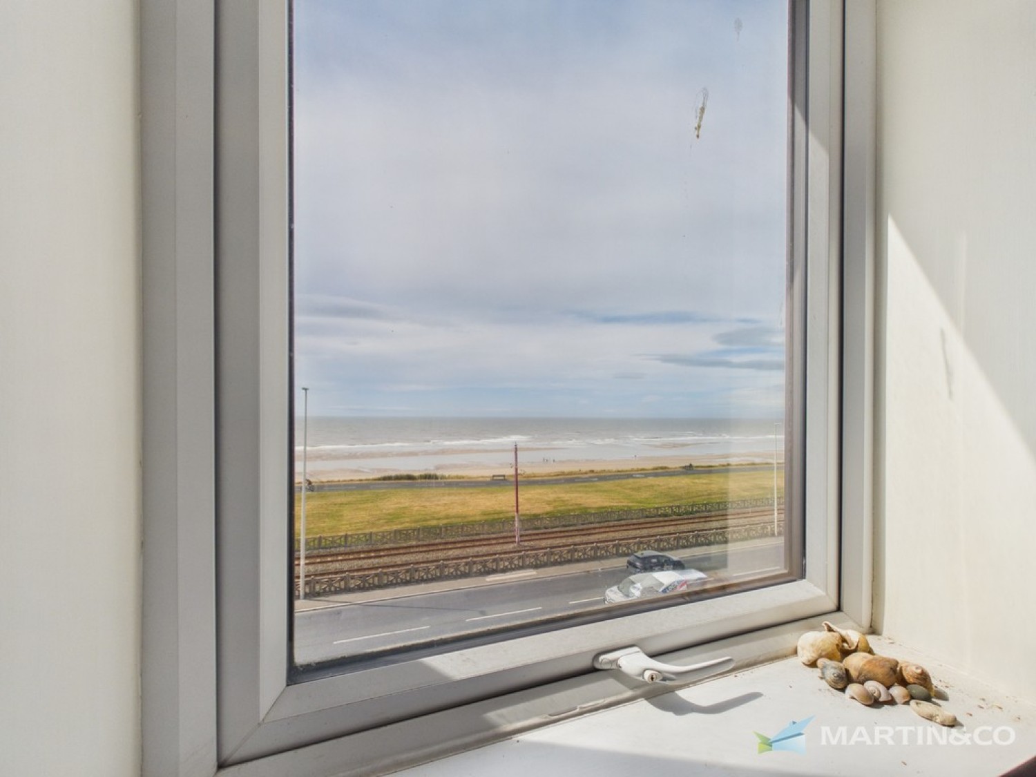2 bedroom Flat for Sale Queens Promenade, Blackpool