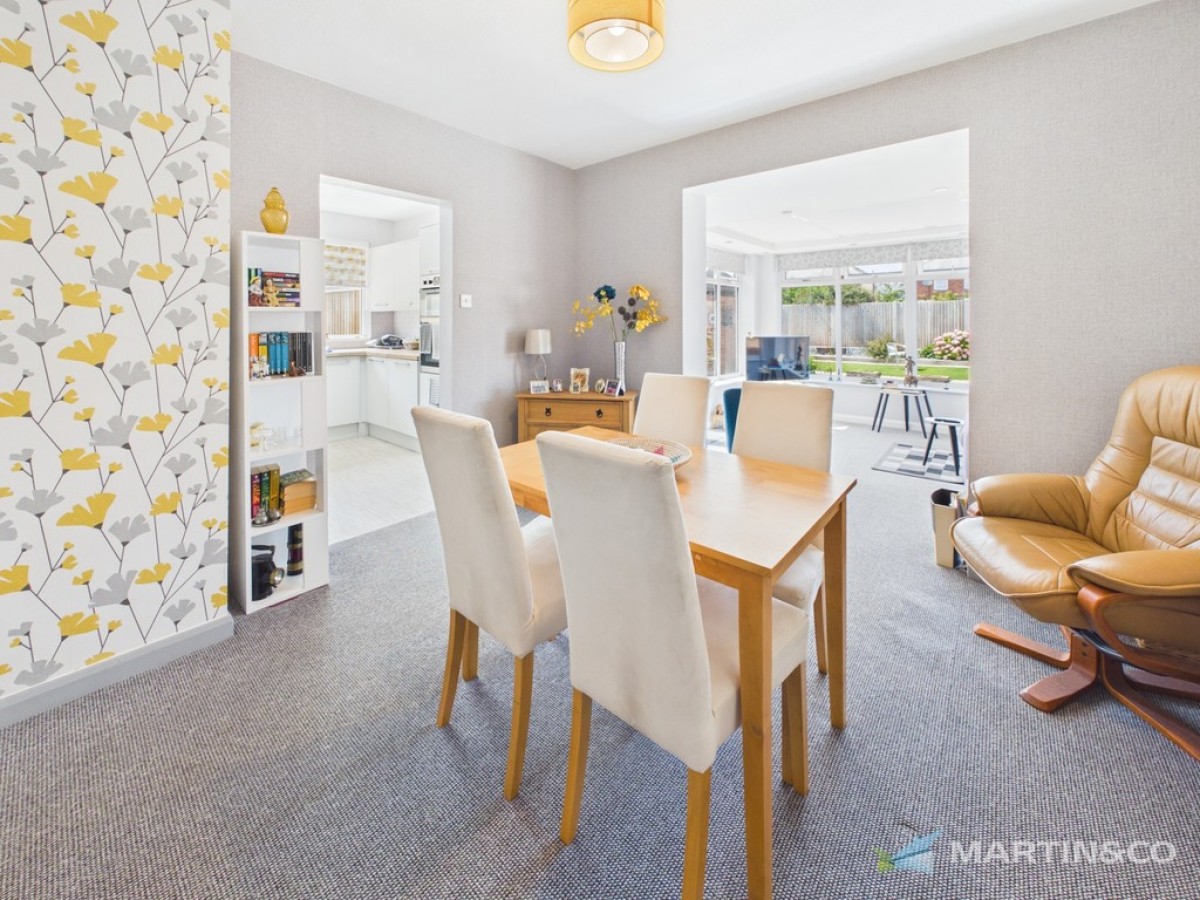 Warwick Road, St Annes, FY8