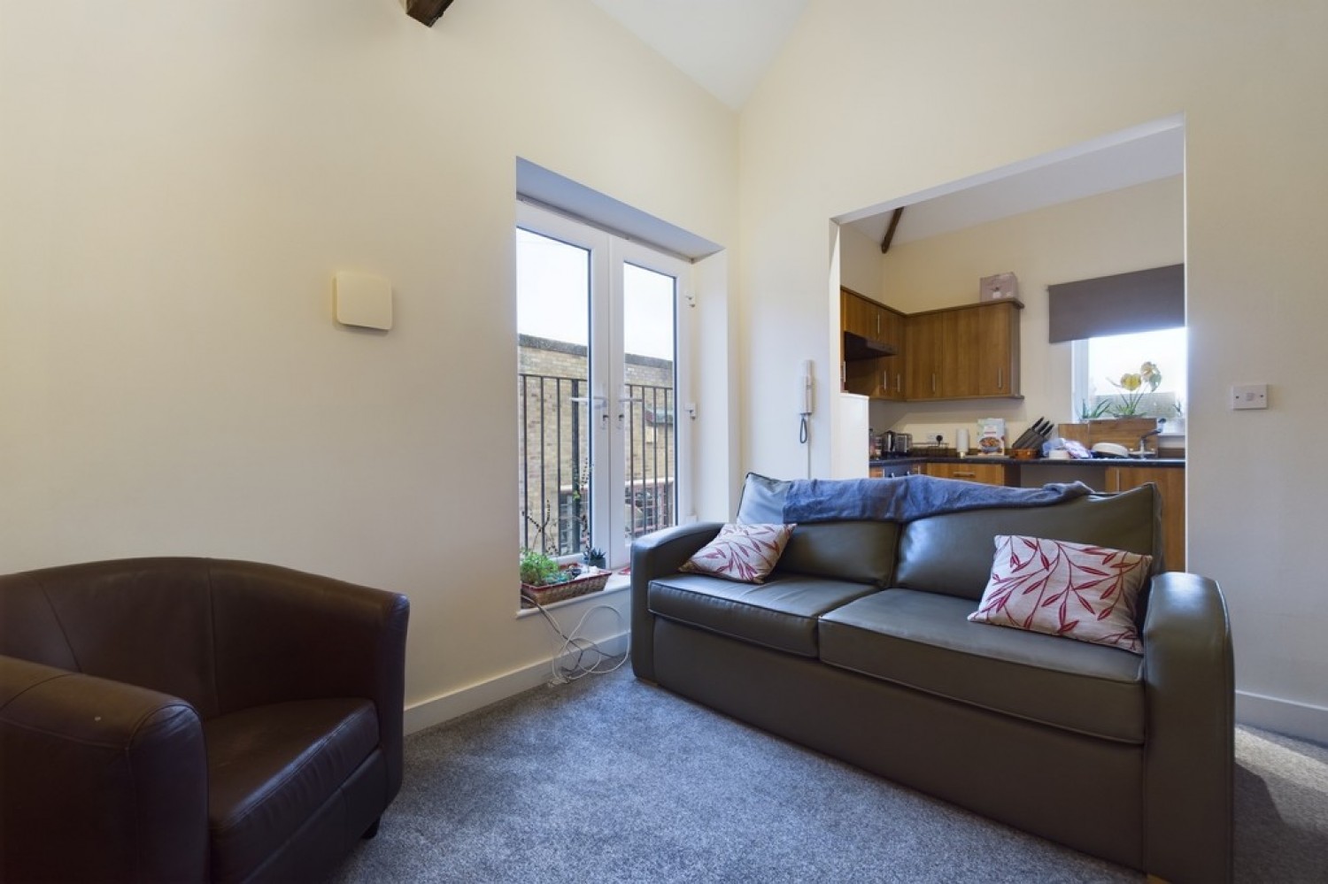 1 bedroom Flat for Letting Park Road, Cheriton