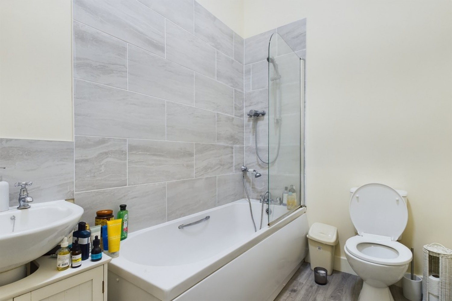 1 bedroom Flat for Letting Park Road, Cheriton