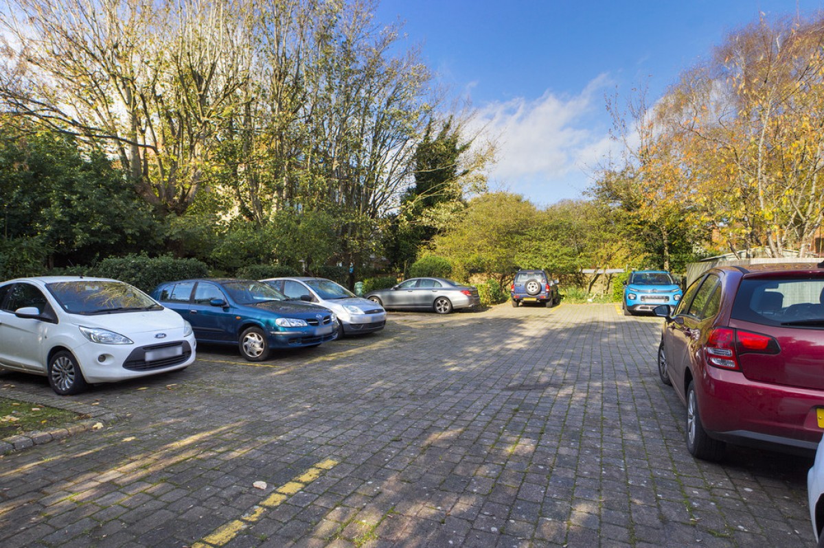 Earls Avenue, Folkestone