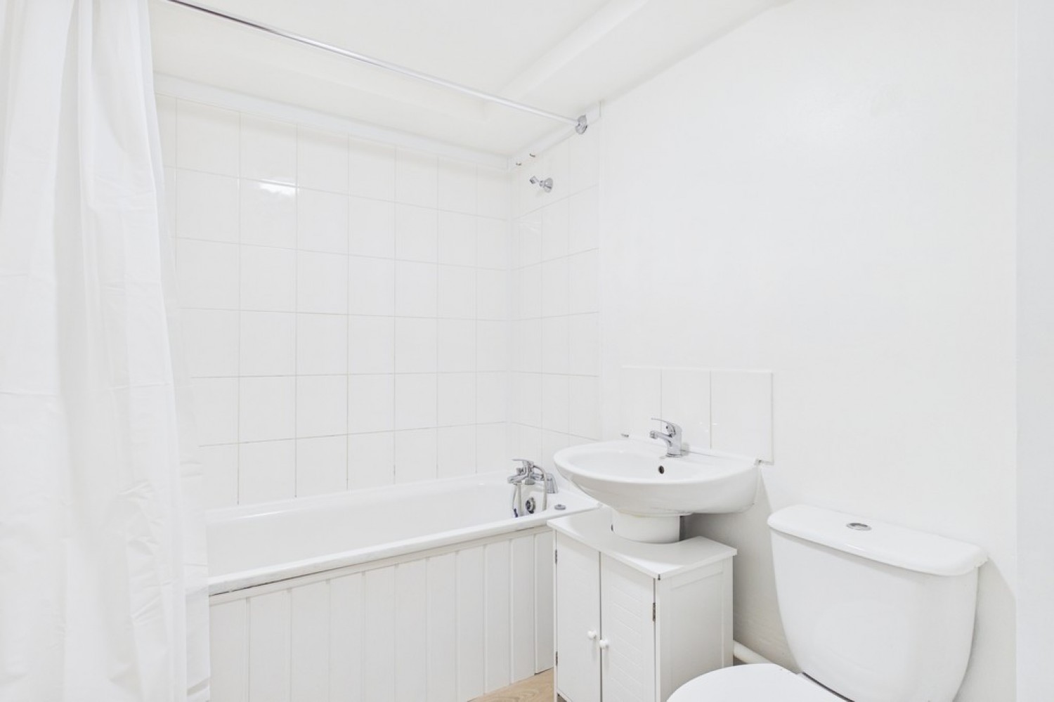 2 bedroom Flat for Letting Manor Court, Tontine Street