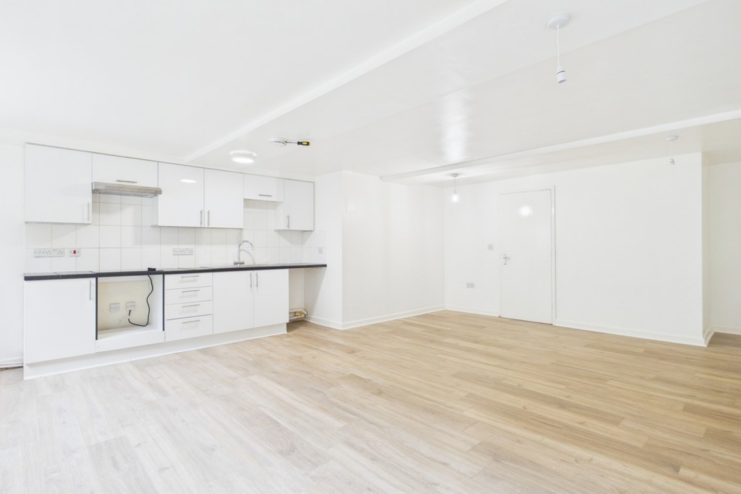 2 bedroom Flat for Letting Manor Court, Tontine Street