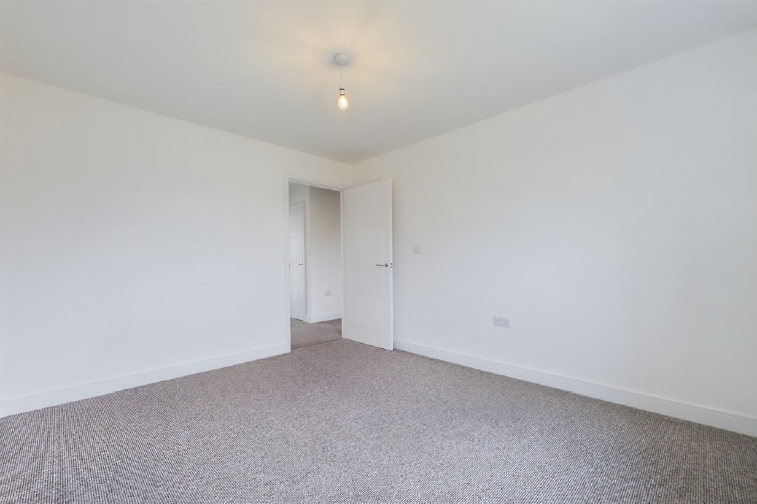 3 bedroom House for Letting Bedwell Place, Deal