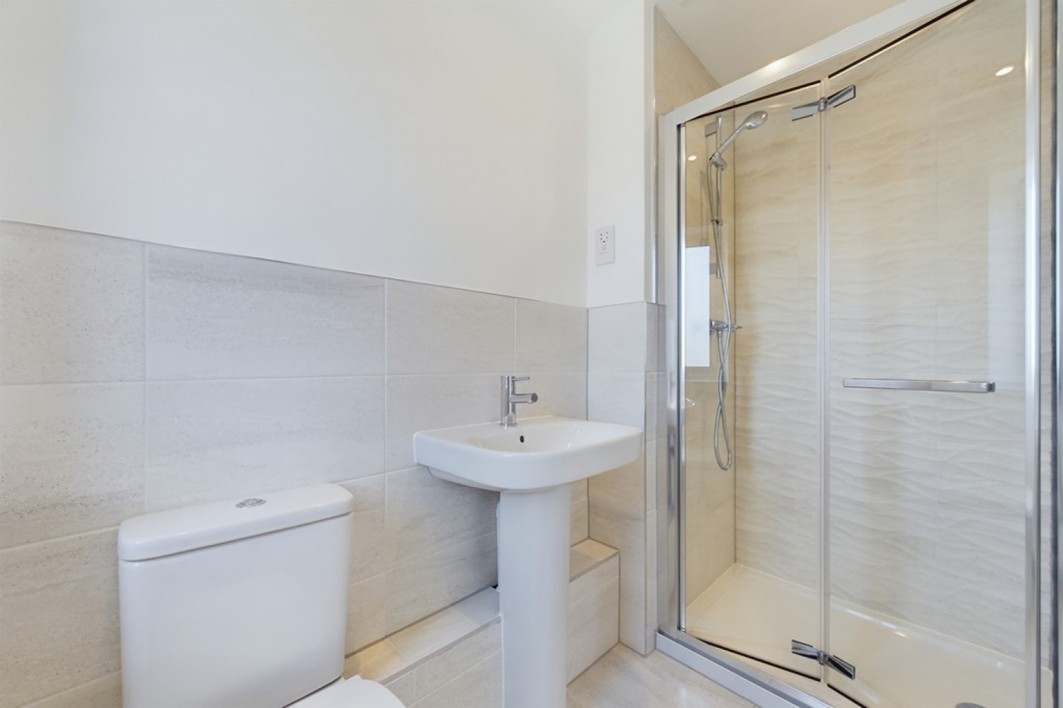 3 bedroom House for Letting Bedwell Place, Deal