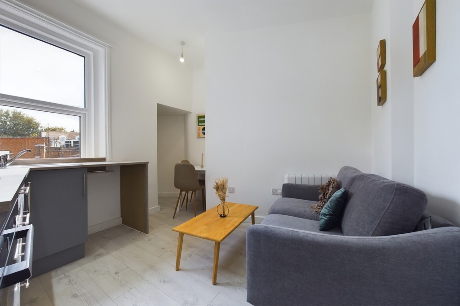 1 bedroom Flat for Letting Sandgate Road, Folkestone