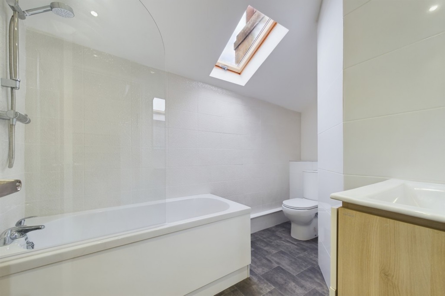 1 bedroom Flat for Letting Sandgate Road, Folkestone