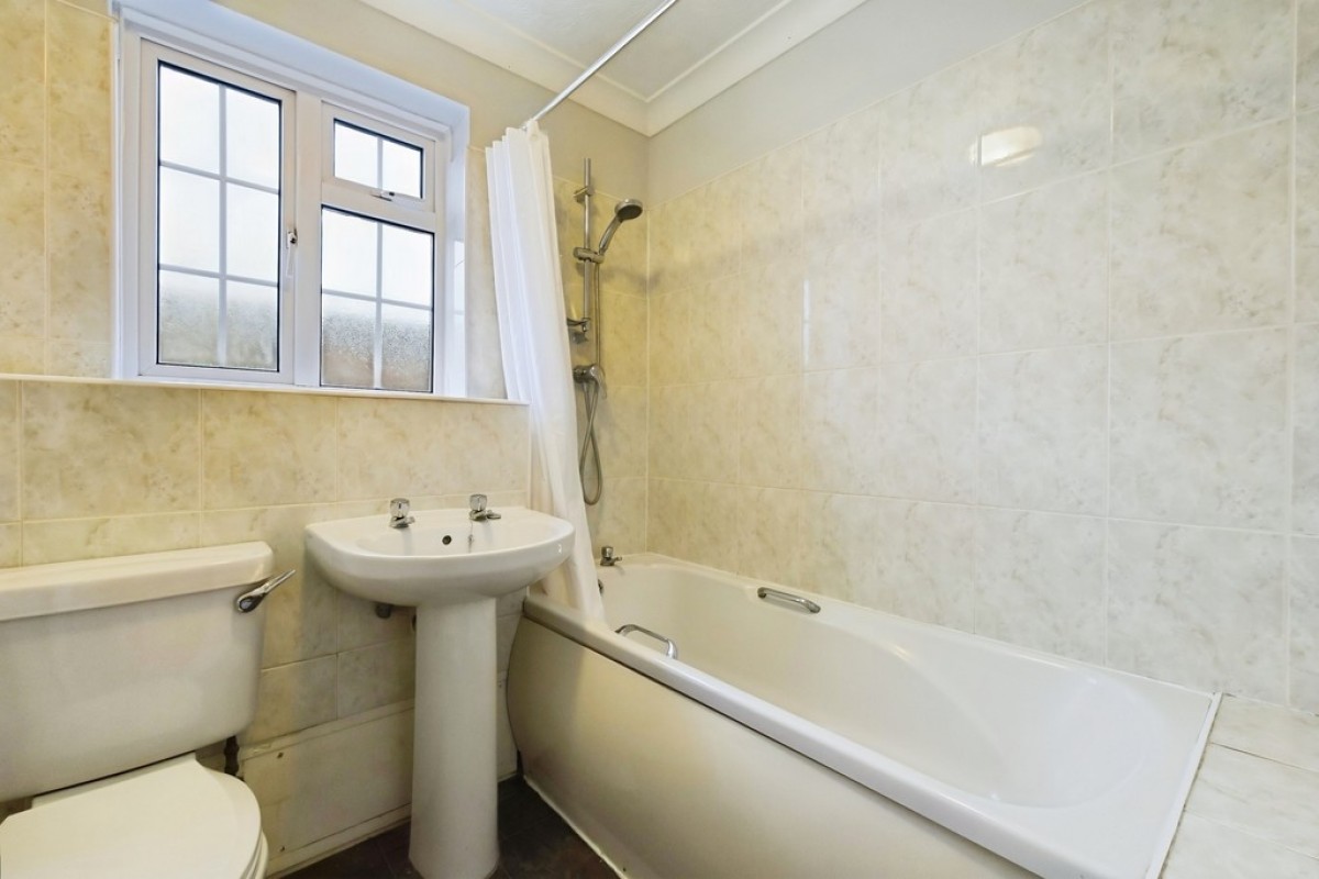 Cromwell Park Place, Cheriton