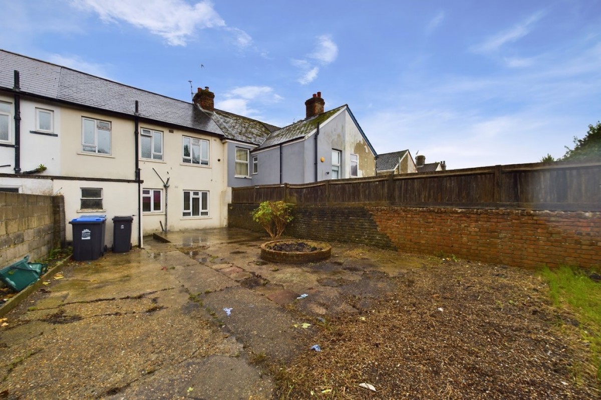 Buckland Avenue , Dover