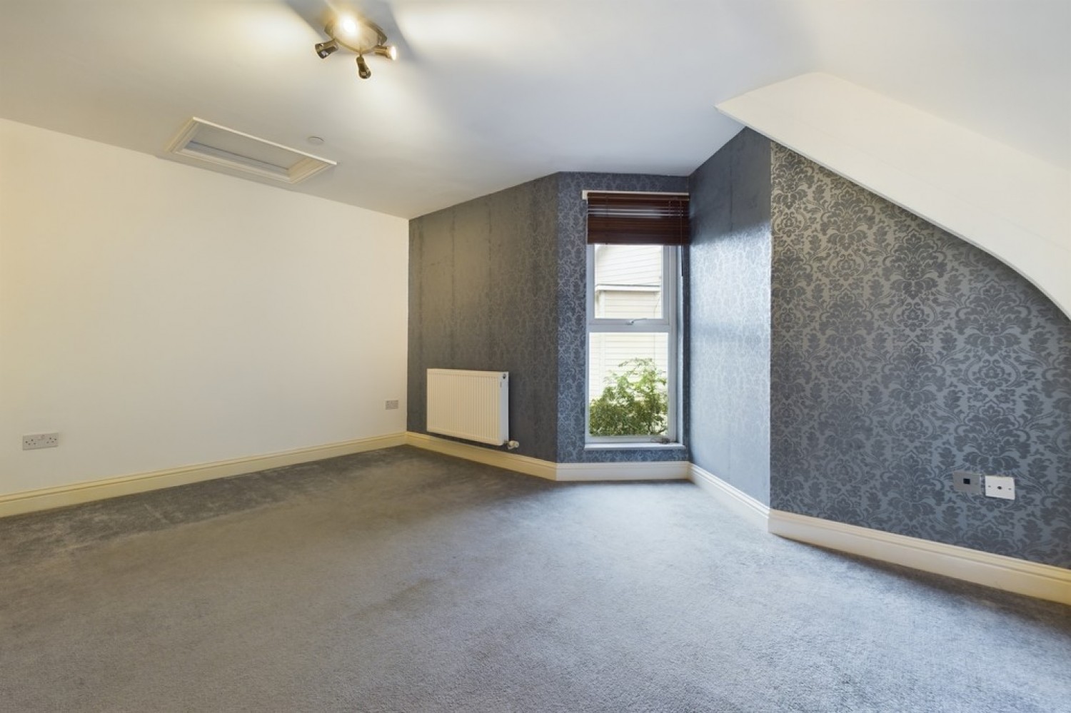 1 bedroom Flat for Letting High Street, Dover