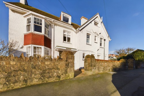 Radnor Cliff Crescent, Folkestone