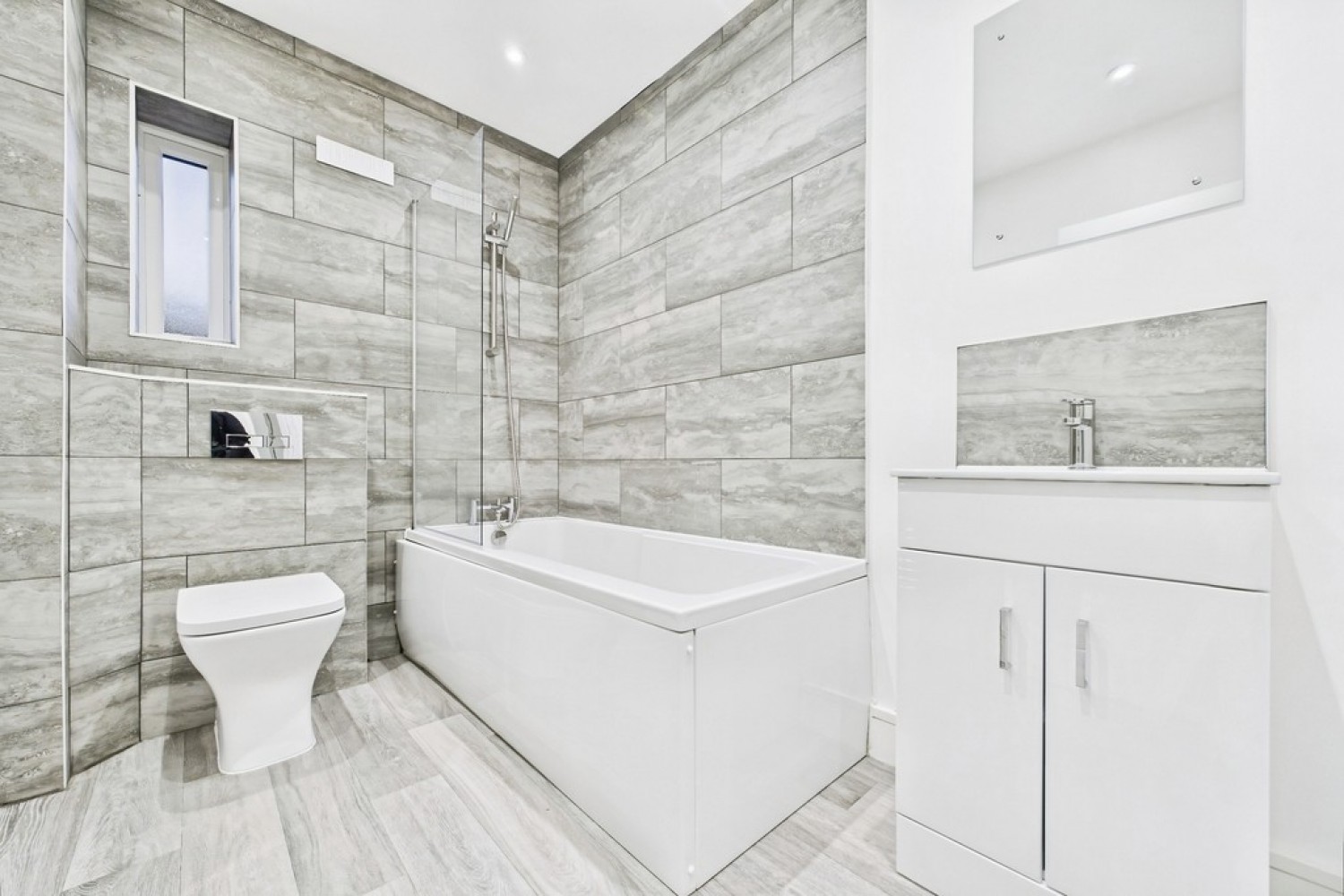 2 bedroom House in Plimsoll Avenue, Folkestone