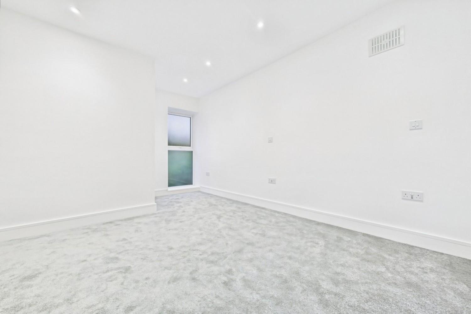 2 bedroom House in Plimsoll Avenue, Folkestone