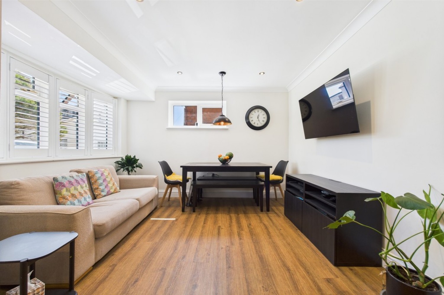 West Lawn Gardens, Sandgate