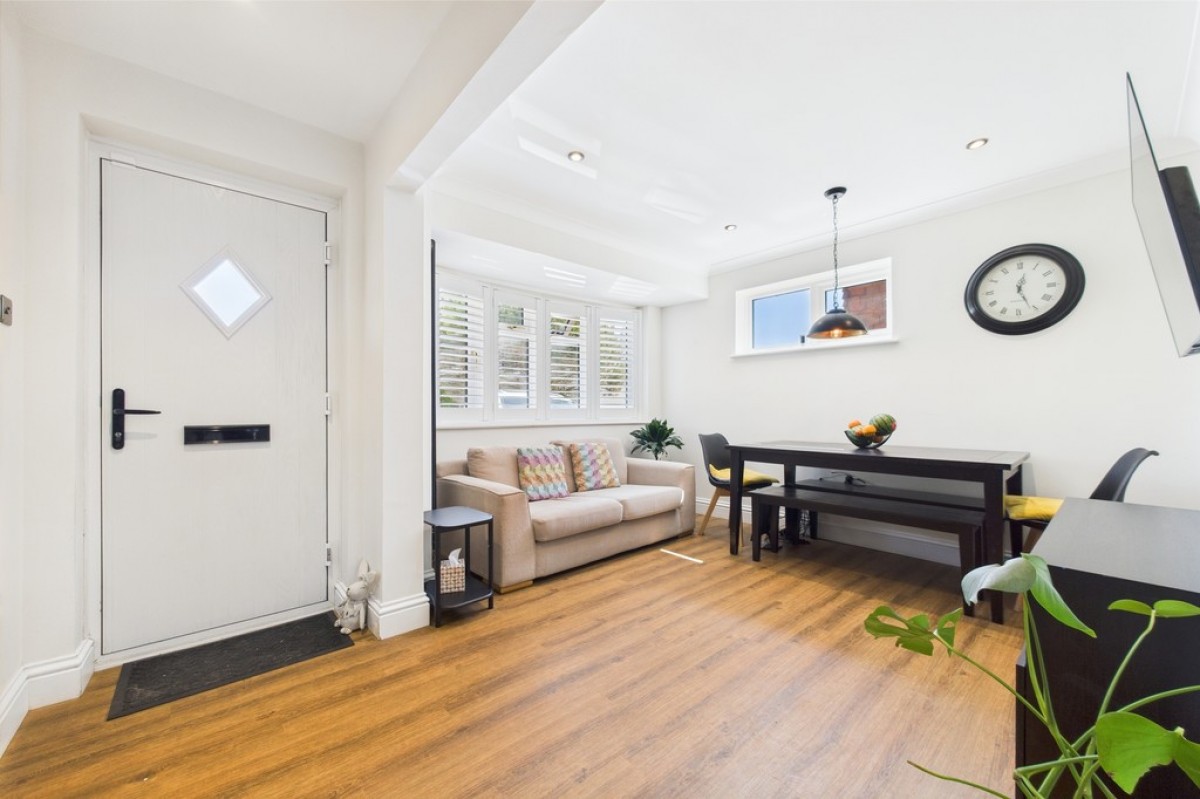 West Lawn Gardens, Sandgate