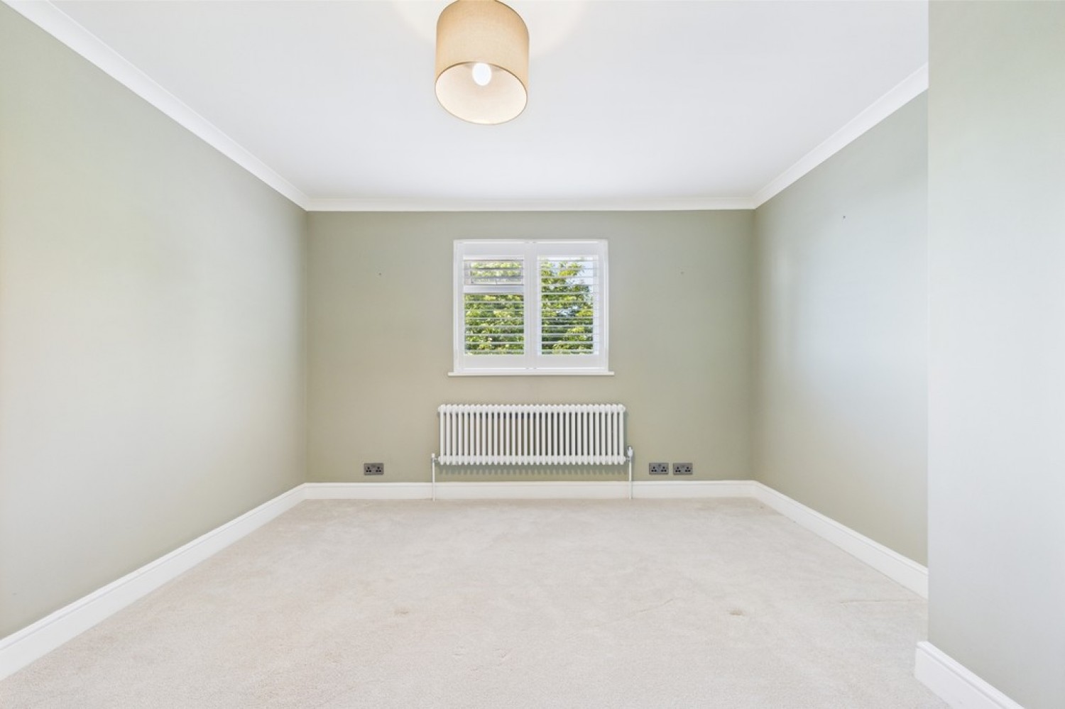 West Lawn Gardens, Sandgate